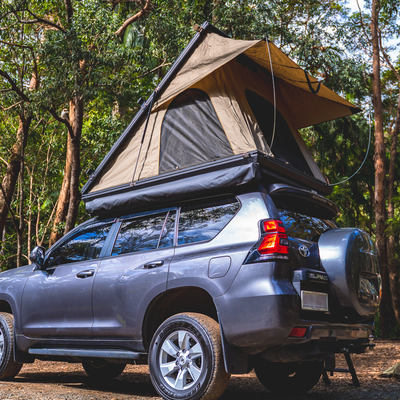 HARD SHELL ROOF TOP TENT WITH ROOF BARS